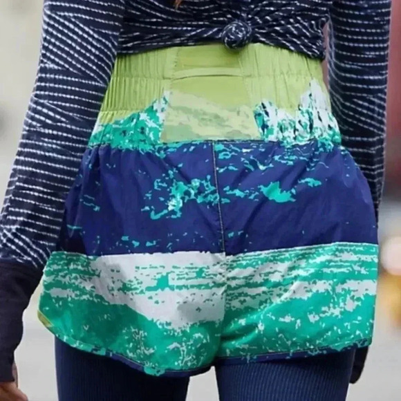 New Free People FP Movement The Way Home Printed Shorts - Mountain Print - Picture 2 of 6